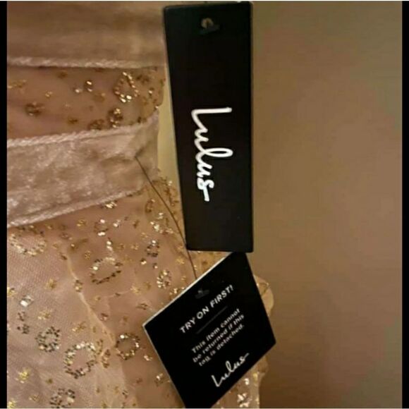 Lulu's dress  - Picture 2 of 4